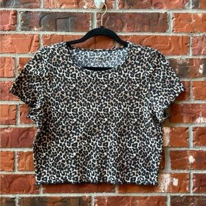 American Eagle XL Animal Print Short Sleeve Crop Top